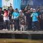 Wali Kota Pontianak Edi Rusdi Kamtono berbaur bersama peserta lomba mancing dalam rangka HUT Bank Kalbar ke-62.