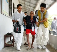Bakti Sosial Kesehatan Umum Gratis oleh Sinarmas bersama Yayasan Buddha Tzu Chi Indonesia di Kecamatan Marau, Kabupaten Ketapang, Sabtu (16/5/2026), sebagai bentuk kepedulian terhadap kesehatan masyarakat melalui layanan pemeriksaan dan pengobatan gratis.
