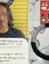 Petugas Satresnarkoba Polres Kubu Raya menunjukkan barang bukti sabu yang disembunyikan di dalam ban sepeda motor.