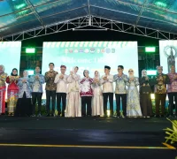 Para Wali Kota maupun yang mewakili Pemerintah Kota hadir pada jamuan makan malam dalam rangka Raker Komwil V Asosiasi Pemerintah Kota Seluruh Indonesia (APEKSI) Regional Kalimantan 2026 di Kota Pontianak.
