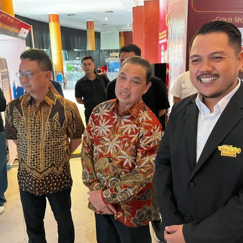 Gubernur Kalimantan Barat Ria Norsan menghadiri penutupan APPS International Arowana Contest 2026 di Pontianak.