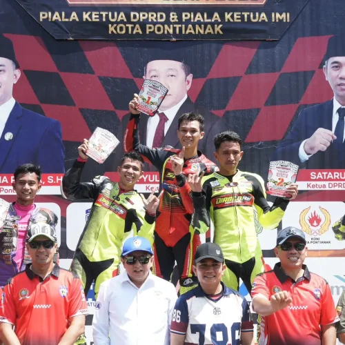 Pembalap Kalbar Yossie Legisadewo meraih juara umum Kejurprov Balap Motor Kalbar Seri 1 di Sirkuit Sultan Syarif Abdurrahman Pontianak.