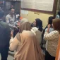 Suasana haru saat tahanan bertemu keluarga dalam jam besuk khusus Iduladha di Rutan Polres Kubu Raya.