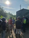 Petugas kepolisian melakukan olah TKP kecelakaan maut di KM 19 Trans Kalimantan Kubu Raya akibat dugaan micro sleep pengemudi minibus