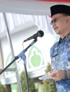Wali Kota Pontianak Edi Rusdi Kamtono menyampaikan sambutan pada Upacara Hari Lahir Pancasila.