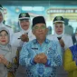 Sekretaris Daerah Kota Pontianak Amirullah berfoto bersama para camat dan lurah peserta lomba kelurahan tingkat Kota Pontianak 2026.