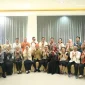 Ketua Dekranasda Toraja Utara Damayanti Batti Palimbong mengunjungi UMKM Center Dekranasda Kota Pontianak dan melihat berbagai produk unggulan berbasis kearifan lokal.