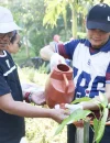 Wakil Wali Kota Pontianak Bahasan menanam pohon di area TPA Batulayang dalam rangkaian Kerja Bakti Bersih Lingkungan Bersama dan Penanaman Pohon di TPA Batulayang, Sabtu (6/6/2026) pagi.