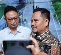 Ketua Komisi III DPRD Balikpapan Yusri bersama Wali Kota Pontianak Edi Rusdi Kamtono saat diwawancarai.