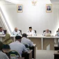 Sekretaris Daerah Kota Pontianak Amirullah membuka Forum Konsultasi Publik Sekretariat Daerah Kota Pontianak.