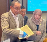 Manuskrip langka Sultan Tengah abad ke-16 yang ditemukan di Sarawak dan ditargetkan masuk daftar warisan dunia UNESCO.