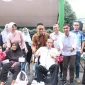 Wali Kota Pontianak Edi Rusdi Kamtono foto bersama para lansia pada Hari Lansia.