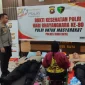 Personel Polres Kubu Raya dan masyarakat mengikuti kegiatan donor darah massal di Mapolres Kubu Raya.