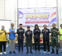 Wakil Wali Kota Pontianak Bahasan berfoto bersama Kontingen Kota Pontianak yang akan berlaga di POPDA Tingkat Provinsi Kalbar.