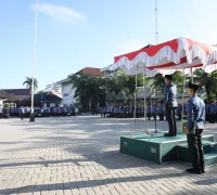 Wali Kota Pontianak Edi Rusdi Kamtono memimpin upacara Peringatan Hari Berkabung Daerah di halaman Kantor Wali Kota Pontianak, Senin (29/6/2026) pagi.
