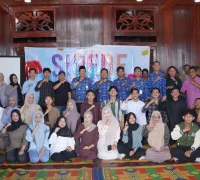 Peserta kegiatan SIPEDE Diskominfo Pontianak mengikuti sosialisasi literasi digital di Rumah Budaya Kampung Bangka.