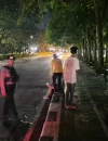 Personel Patroli Enggang Polresta Pontianak membubarkan kerumunan remaja yang diduga hendak melakukan aksi balap liar di Jalan Sutoyo, Kota Pontianak.