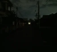 Pemadaman listrik bergilir menyebabkan sejumlah rumah dan bangunan di Pontianak gelap pada malam hari.