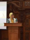 Bunda PAUD Kota Pontianak Yanieta Arbiastutie saat memberikan sambutan pada acara Edukasi Masyarakat dan Survei Publik bertema 'Urgensi dan Konsep Pembelajaran PAUD Holistik Integratif'.