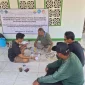 Tim Politeknik Negeri Pontianak memasang sistem otomasi listrik hemat energi di Masjid Al-Mukhlisin, Singkawang Selatan.