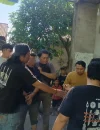 Petugas Polres Kubu Raya mengamankan tersangka kasus dugaan kekerasan seksual terhadap anak usai ditangkap di kawasan Tanjung Hulu, Kalimantan Barat.