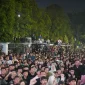 Ribuan warga serius menonton laga final Piala Dunia 2026 antara Spanyol vs Argentina, di Jalan Rahadi Oesman, Senin (20/7/2026) dini hari.