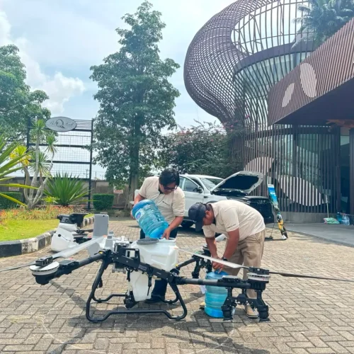 DJI Agras T55, drone pertanian generasi terbaru, diperkenalkan PT Wahana Inti Selaras di Pontianak untuk mendukung penyemprotan dan pemupukan yang lebih efisien.