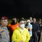 Wali Kota Pontianak Edi Rusdi Kamtono turun memantau langsung pemadaman api di lahan yang berlokasi di Jalan Parit Demang Kelurahan Parit Tokaya Kecamatan Pontianak Selatan.