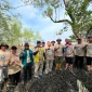 Inovasi GEO MANGROVE RB-5 berbasis limbah ban bekas dipadukan dengan penanaman mangrove sebagai solusi mengatasi abrasi pantai di Kubu Raya.