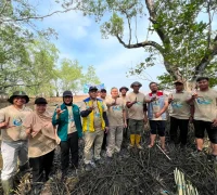 Inovasi GEO MANGROVE RB-5 berbasis limbah ban bekas dipadukan dengan penanaman mangrove sebagai solusi mengatasi abrasi pantai di Kubu Raya.