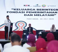 Wali Kota Pontianak Edi Rusdi Kamtono membuka Bimtek Sosialisasi Keluarga Berintegritas bagi ASN dan pasangan di Hotel Ibis Pontianak.