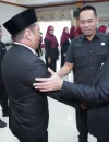 Wali Kota Pontianak Edi Rusdi Kamtono melantik dan mengambil sumpah jabatan sejumlah pejabat di lingkungan Pemerintah Kota Pontianak di Aula Sultan Syarif Abdurrahman.