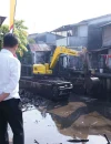 Wali Kota Pontianak Edi Rusdi Kamtono saat meninjau proses penataan parit Tokaya, Jumat (7/8/2026) pagi.