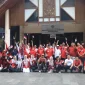 Pegawai Diskominfo Pontianak mengikuti jalan sehat dalam rangka menyambut HUT ke-81 Kemerdekaan RI.