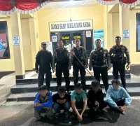 Polisi mengamankan sejumlah anak yang diduga terlibat tawuran di Jalan Kom Yos Sudarso, Pontianak.