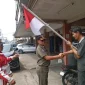 Satpol PP Kota Pontianak melakukan pengawasan dan penertiban pemasangan Bendera Merah Putih menjelang HUT ke-81 RI.