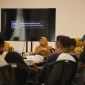 Kepala Dinas Perpustakaan dan Kearsipan Kota Pontianak Sri Sujiarti saat memberikan keterangan terkait layanan perpustakaan inklusif.