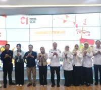 Komisi II DPRD Kota Pontianak meninjau pengelolaan CCTV dan fasilitas Pontianak Smart City di Diskominfo.