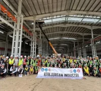 Mahasiswa Polnep mengunjungi proyek Kuching Urban Transportation System di Sarawak untuk mempelajari teknologi ART. (Foto: Suara Sarawak)