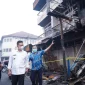 Wali Kota Pontianak Edi Rusdi Kamtono meninjau lokasi 18 ruko terbakar di Jalan Barito, Rabu (26/8/2026).
