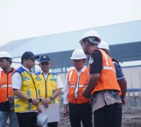 Wali Kota Pontianak Edi Rusdi Kamtono meninjau kondisi Waduk Penepat di Kuala Mandor B, Kubu Raya, Kamis (27/8/2026).