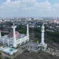Masjid Raya Mujahidin Pontianak yang menjadi lokasi pelaksanaan salat istisqa di tengah kondisi kemarau dan kabut asap.