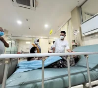 Wali Kota Pontianak Edi Rusdi Kamtono mengecek kesiapan fasilitas kesehatan menghadapi dampak kabut asap dan karhutla, Minggu (30/8/2026).