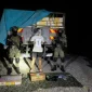 TDM Malaysia menggagalkan penyelundupan daging beku tujuan Kalbar di jalur tikus Serikin. (TDM Malaysia)