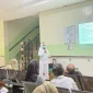 Apoteker RSUD SSMA Pontianak Fikri Destari memberikan edukasi pencegahan diare saat kabut asap.