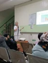 Perawat RSUD Sultan Syarif Mohamad Alkadrie, Afrilia memberikan edukasi tentang diare pada anak, (17/9/2026).
