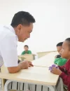 Wali Kota Pontianak, Edi Rusdi Kamtono saat berinteraksi dengan siswa SD Sekolah Rakyat di Pontianak Utara, Rabu (23/9/2026).