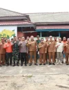 Bupati Melawi H. Dadi Sunarya memimpin keputusan perpanjangan status tanggap darurat karhutla di Posko Terpadu Penanganan Karhutla Kabupaten Melawi. (Foto: Prokopim Melawi)