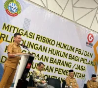 Wali Kota Pontianak Edi Rusdi Kamtono saat membuka Bimtek Mitigasi Risiko Hukum PBJ dan Perlindungan Hukum bagi Pelaku Pengadaan Barang/Jasa di Lingkungan Pemerintah Kota Pontianak” di Hotel Ibis, Senin (5/10/2026).