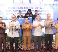Wakil Wali Kota Bahasan saat membuka Bimbingan Teknis Life Skill pada Kawasan Rawan Narkotika Di Kota Pontianak Tahun 2026, Selasa (6/10/2026).